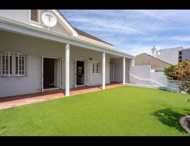 3 BEDROOM HOUSE RENTED IN SEA POINT